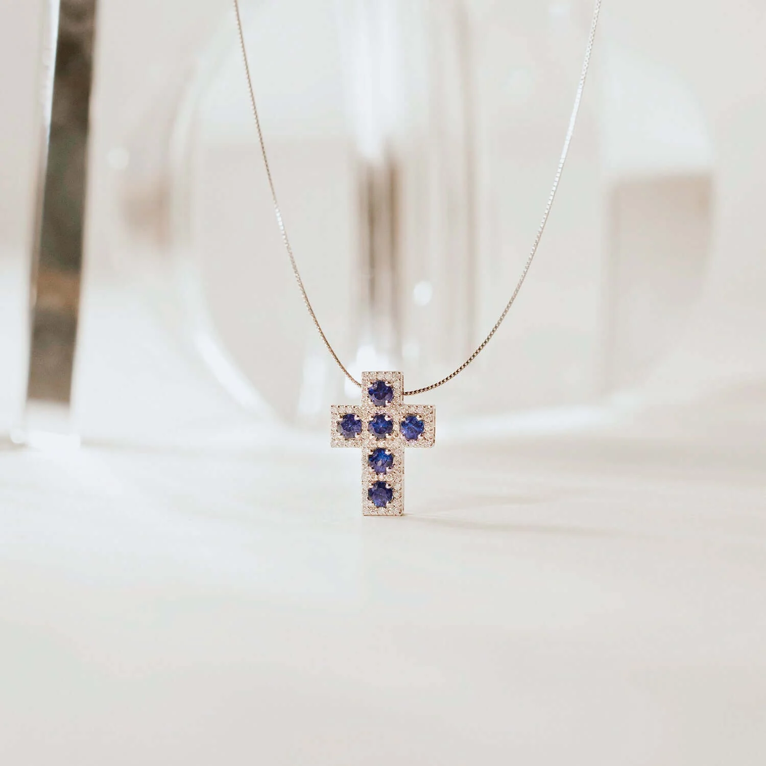 CROSS AND CHAIN - SAPPHIRE AND DIAMONDS - WHITE GOLD - Image 3
