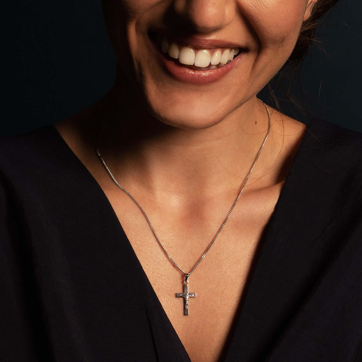 CRUCIFIX PENDANT - SILVER - Image 2