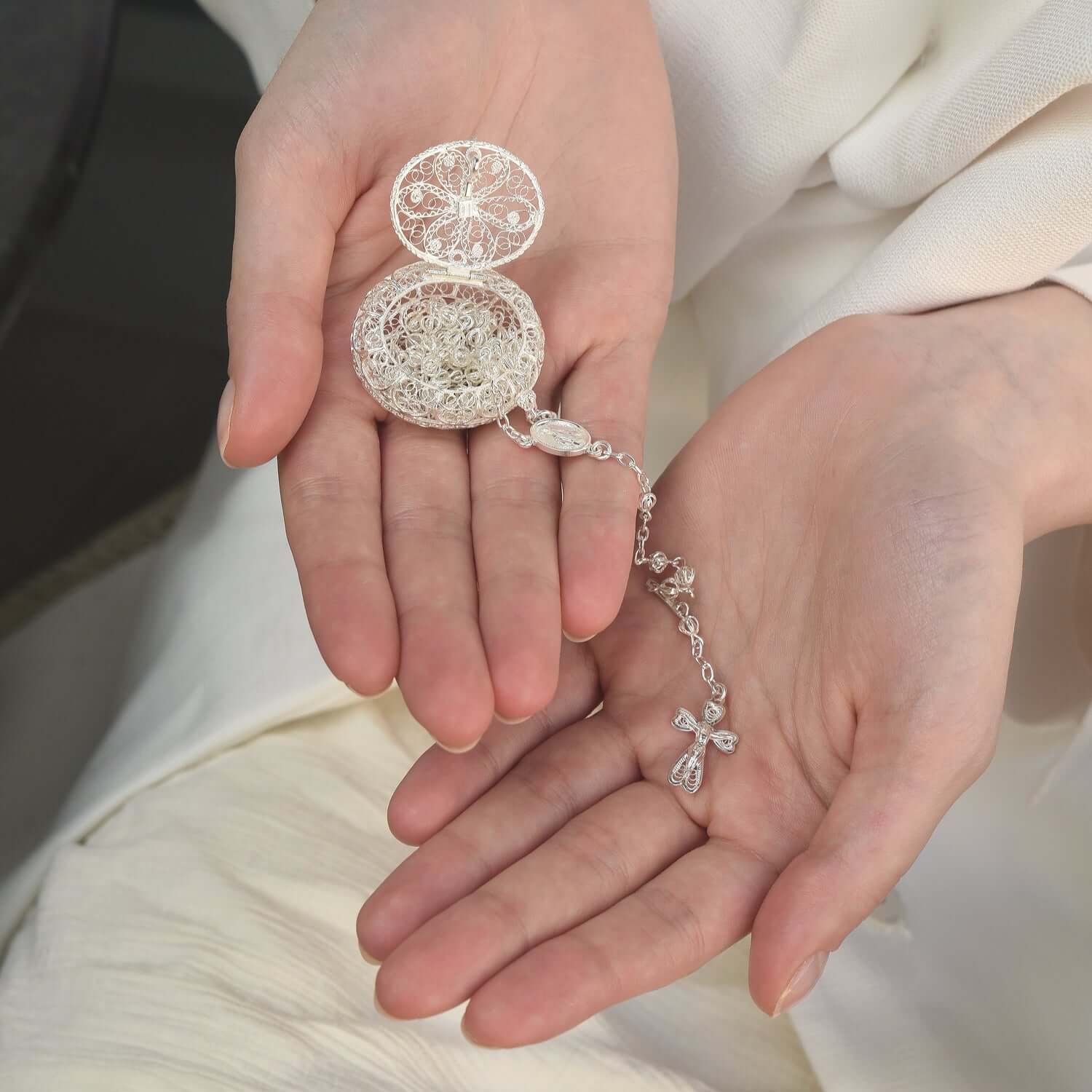 FILIGREE ROSARY BOX - SILVER - Image 2
