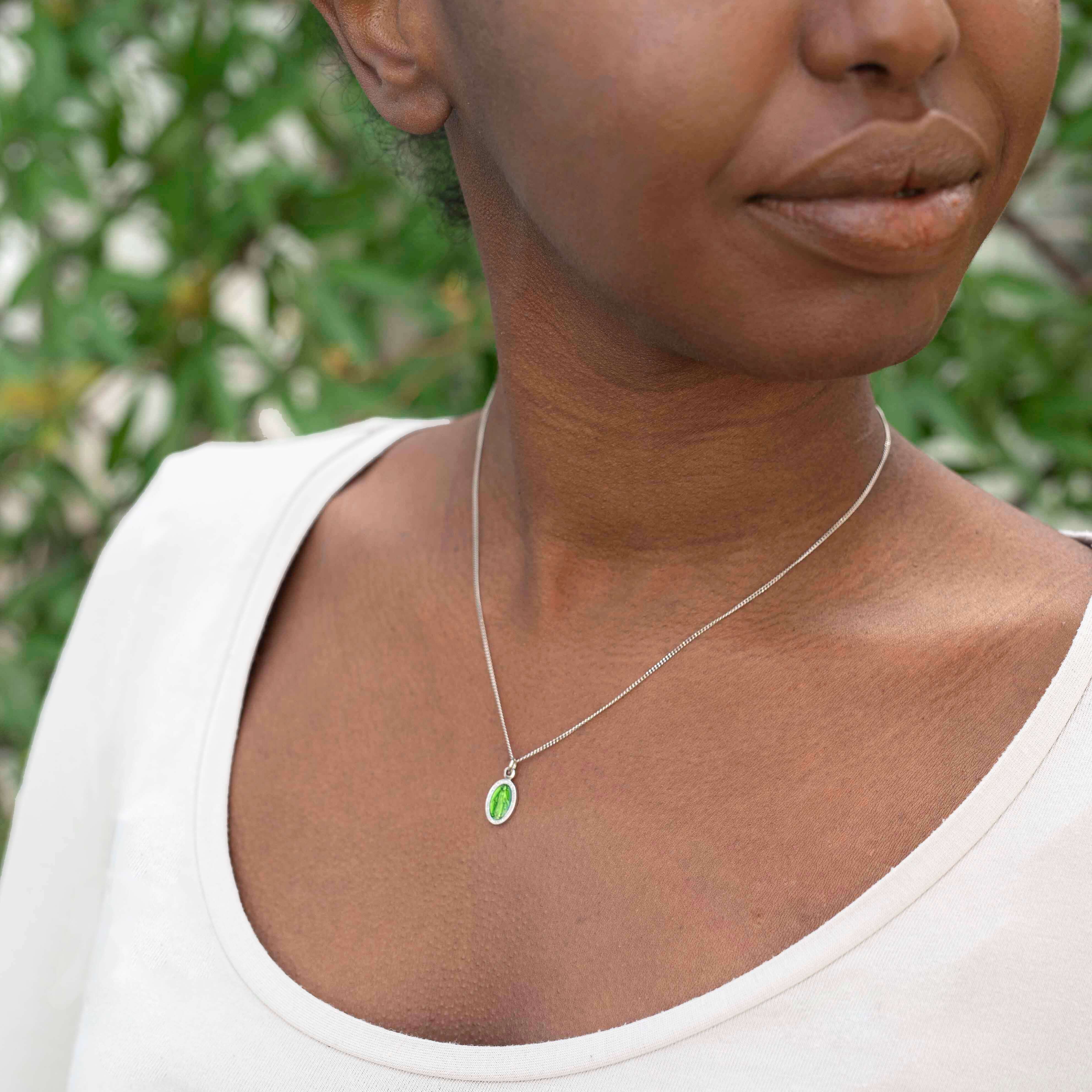GREEN SAINT MARY CHARM NECKLACE - SILVER - Image 2
