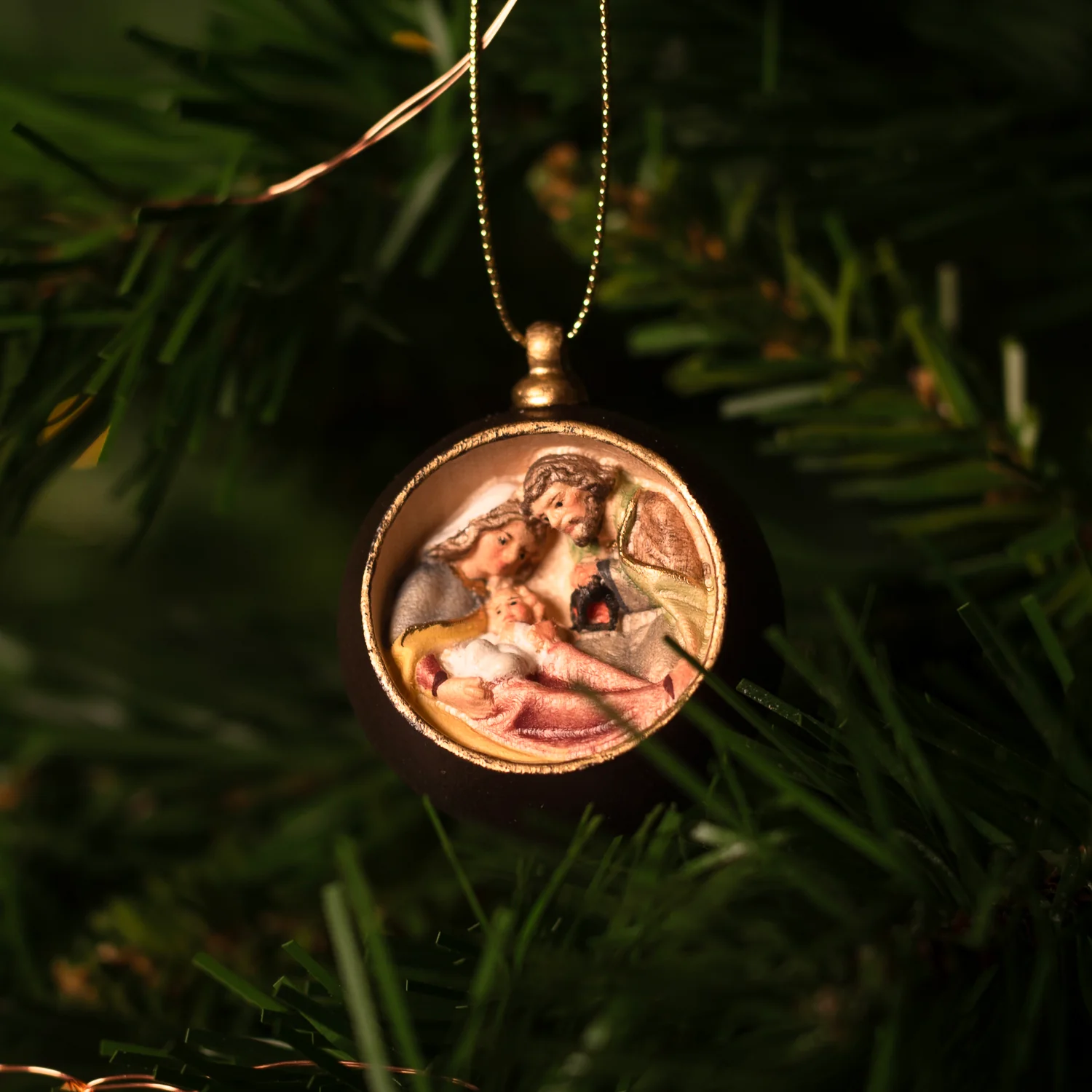 HOLY FAMILY - CHRISTMAS ORNAMENT - WOOD - Image 2
