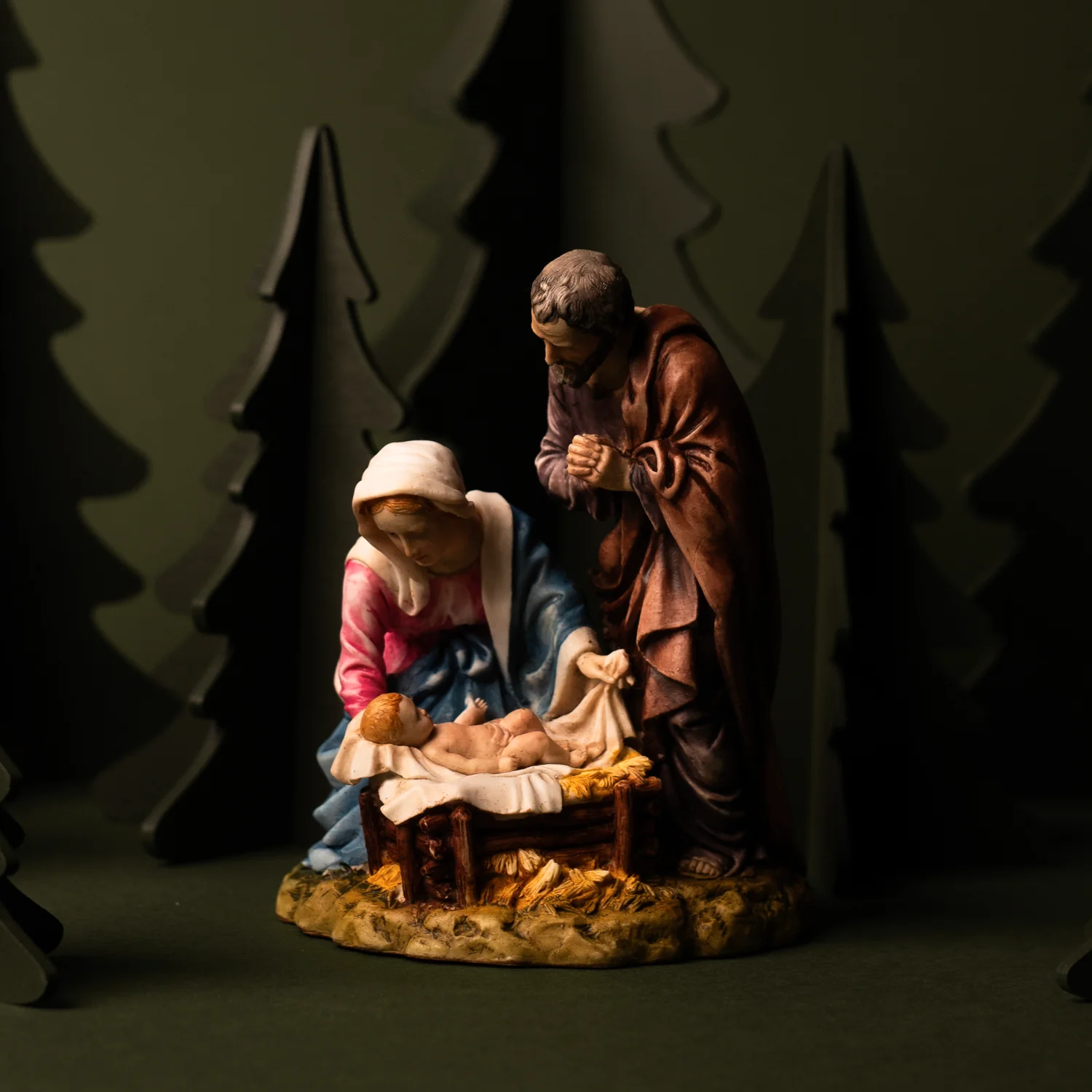HOLY FAMILY - NATIVITY SCENE - RESIN - Image 2