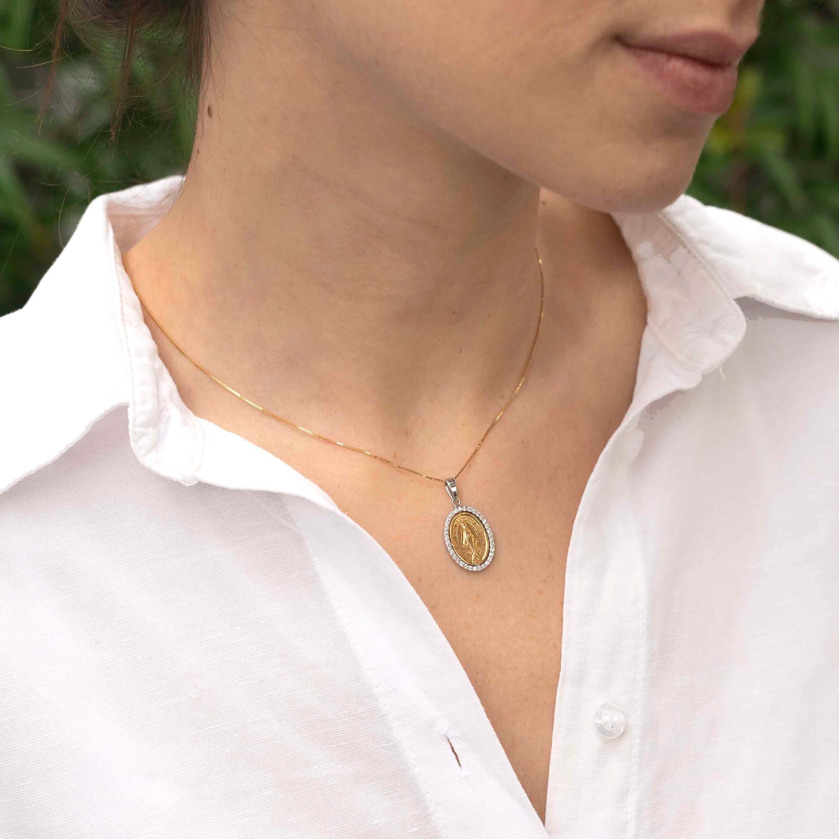 MIRACULOUS MEDAL AND CHAIN - DIAMONDS - GOLD - Image 2