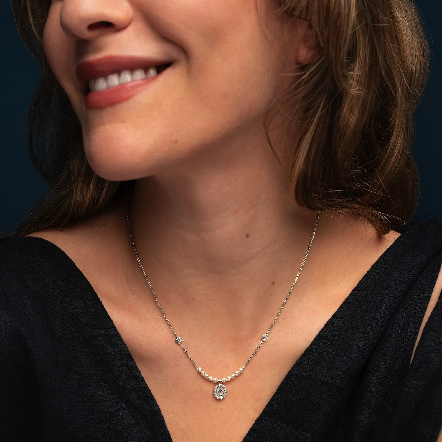 MIRACULOUS MEDAL NECKLACE - SILVER AND PEARLS - Image 2