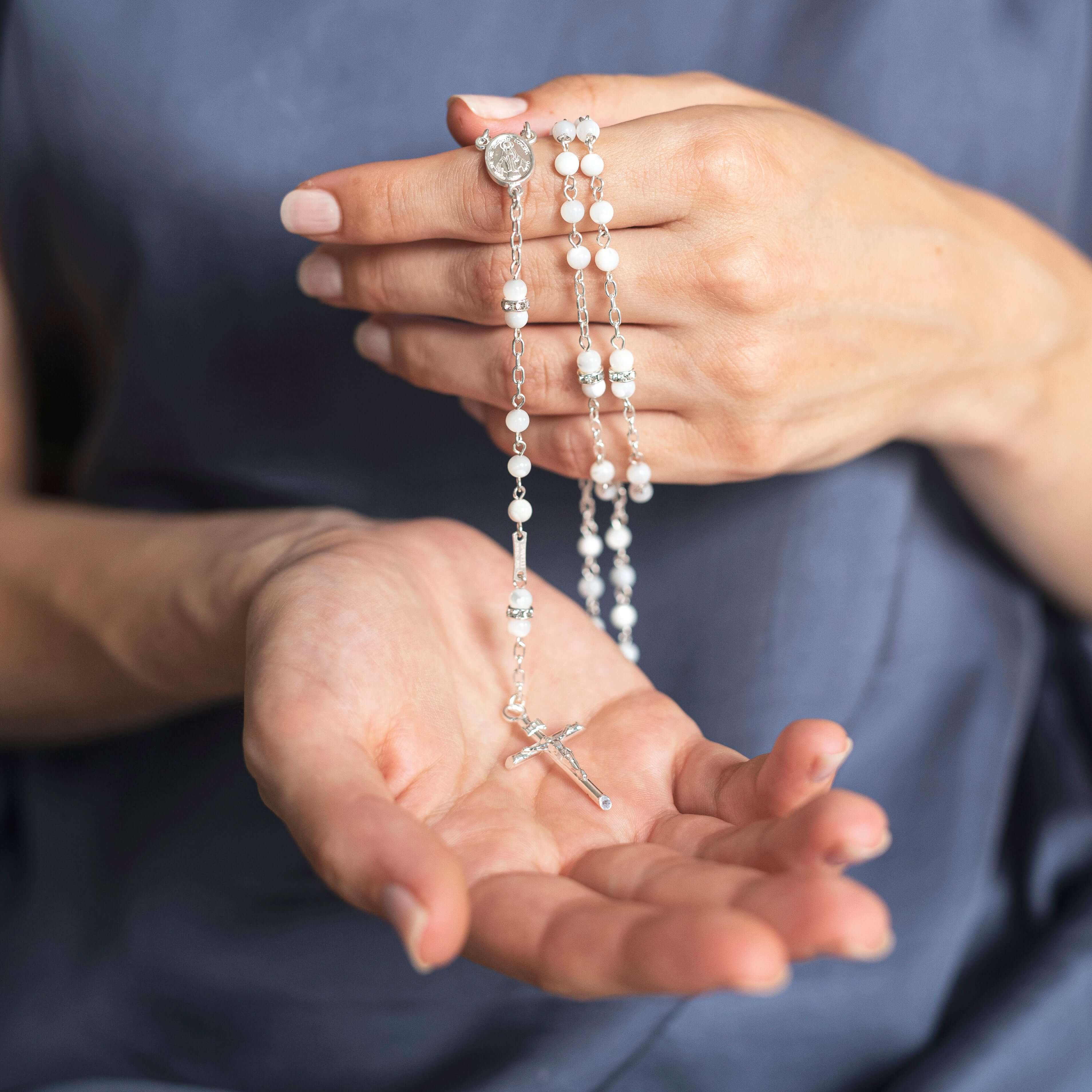 MOTHER OF PEARL AND SWAROVSKI ROSARY - SILVER - Image 2