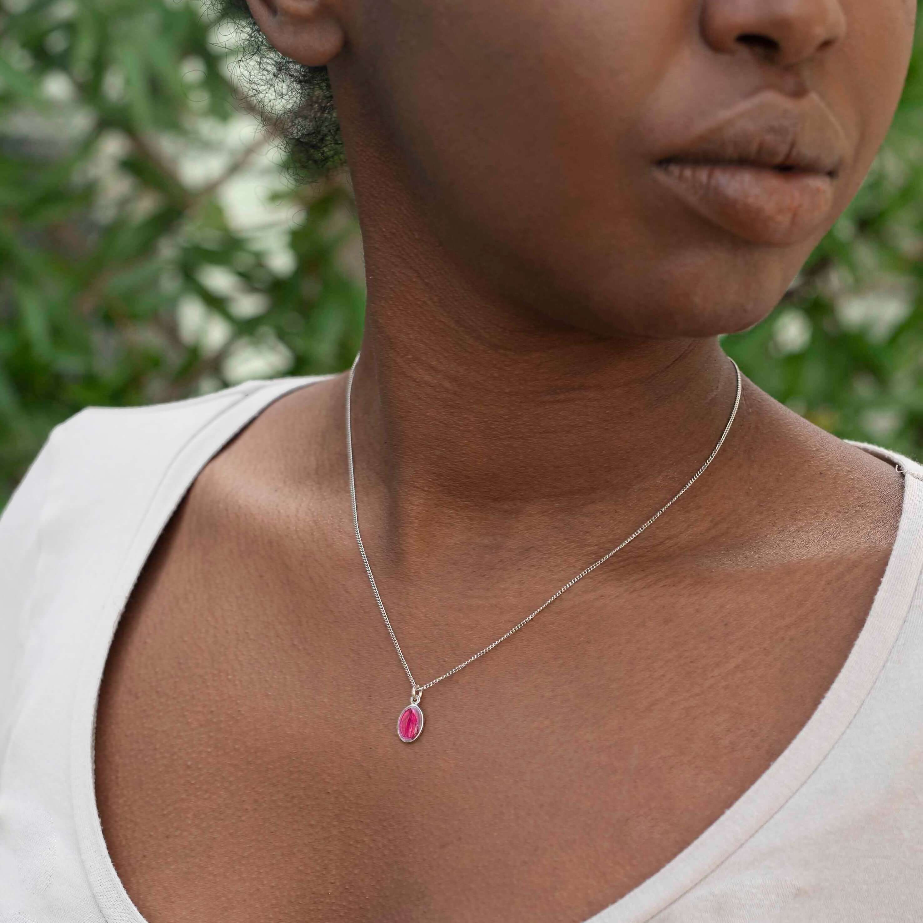 PINK SAINT MARY CHARM NECKLACE - SILVER - Image 2