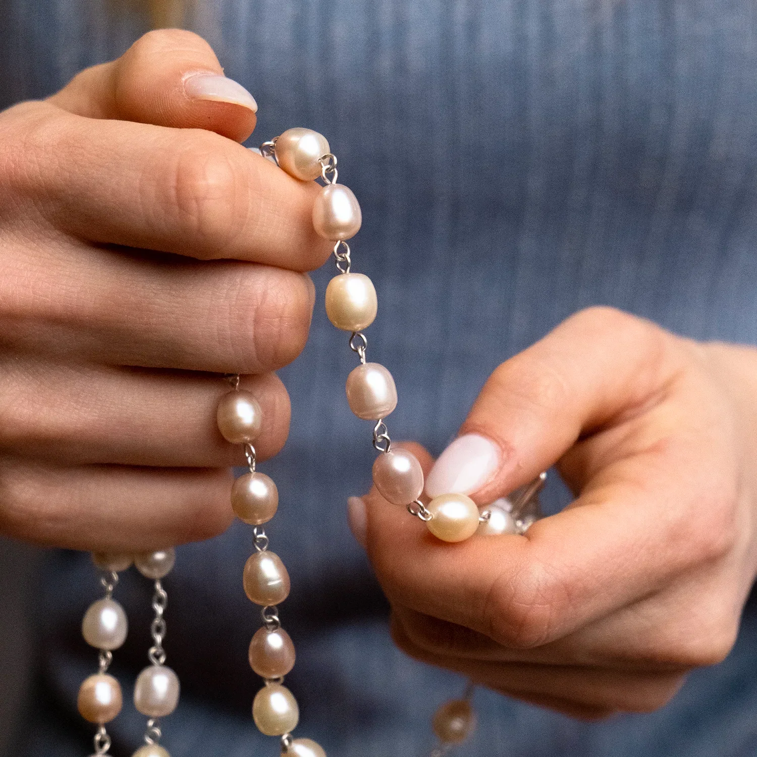 THREE-TONE PEARL ROSARY - SILVER - Image 3